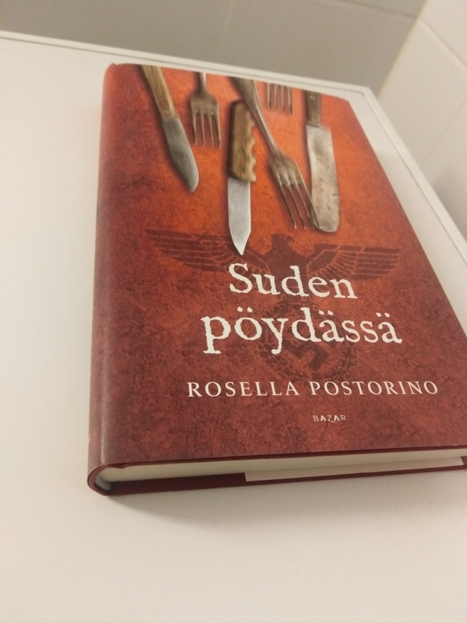 Rosella Postorino: Suden pöydässä