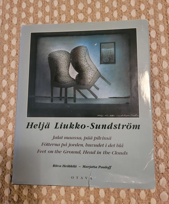 Jalat maassa, pää pilvissä  / HL-S