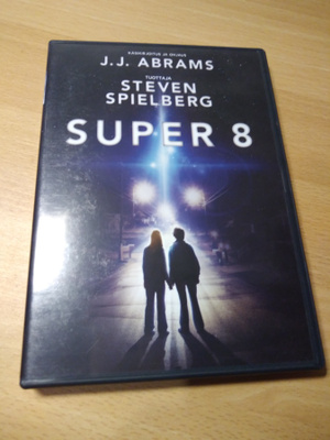 SUPER 8               DVD                         paramount