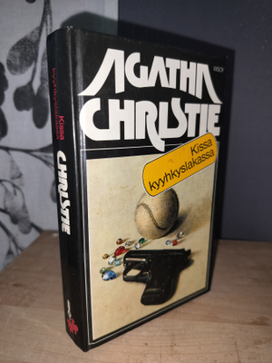 Agatha Christie - Kissa kyyhkyslakassa - Wsoy - Kovakansi