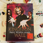 VILJAMI PUUSTINEN: KINGSTON WALL - PETRI WALLIN SAAGA - pikkukuva 1