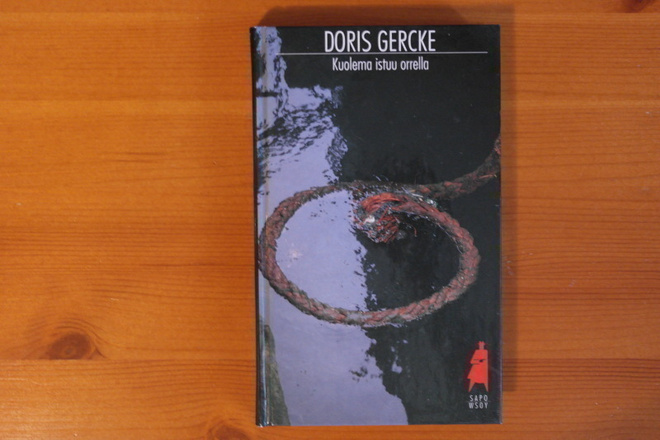 Doris Gercke:Kuolema istuu orrella.1.P.1995.Sapo381.Sid.