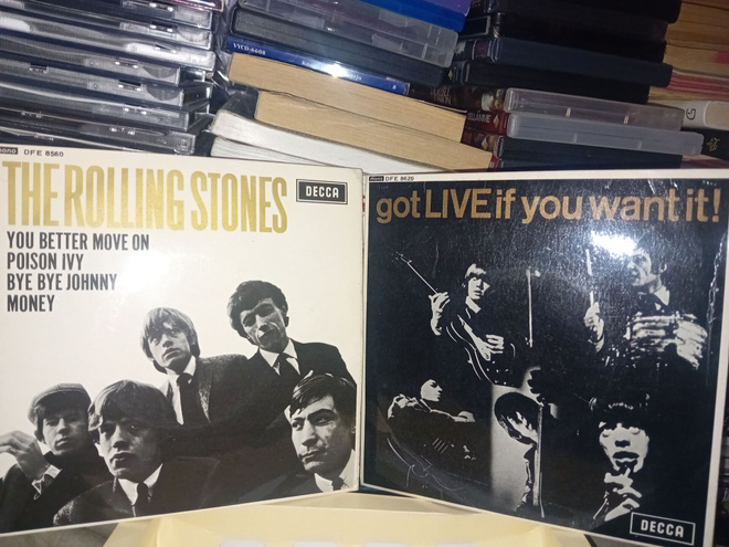 2 kpl 7" EP Rolling Stones  ( SIS POSTIKULU )