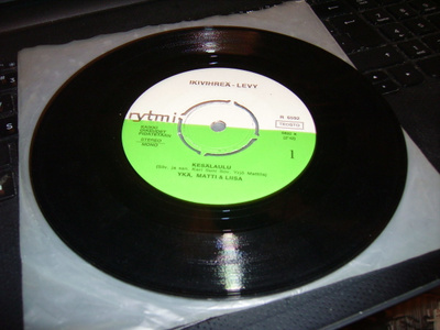 7" single : Ykä, Matti & Liisa : Kesälaulu ( sis. postik. )