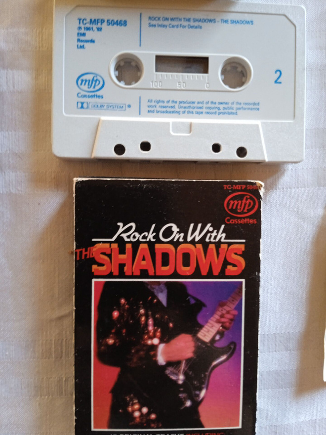 C- KASETTI: THE SHADOWS : ROCK ON  WITH