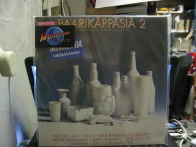 BAARIKÄRPÄSIÄ 2- 21 LAULUA.. 2LP EX+/EX-