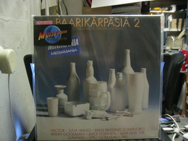 BAARIKÄRPÄSIÄ 2- 21 LAULUA.. 2LP EX+/EX-