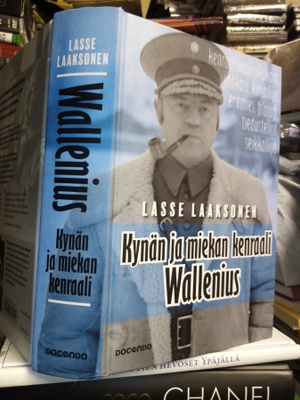 Laaksonen : Kynän ja miekan kenraali Wallenius ( SIS POSTIKU