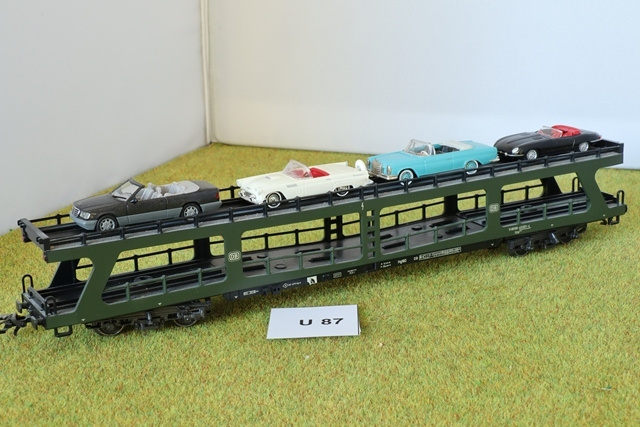 #U87 Märklin 4074 autojenkuljetusvaunu + 4 autoa