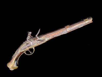 Huikaiseva puolimetrinen piilukkopistooli, 1700-luku