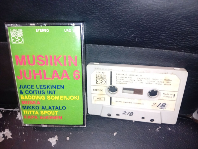 C-kasetti Musiikin juhlaa 6 ( SIS POSTIKULU )