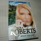 Nora Roberts  Jäästä syntynyt   -pok - pikkukuva 1