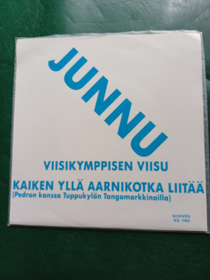 Junnu : Viisikymppisen Viisu / Kaiken Yllä Aarnikotka Liitää