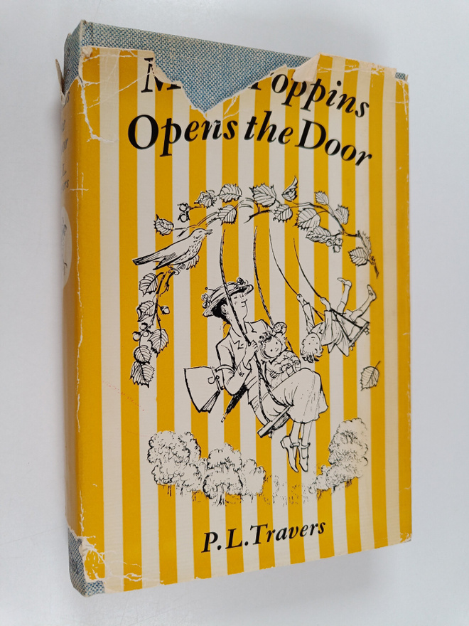 P. L. Travers : Mary Poppins Opens the Door