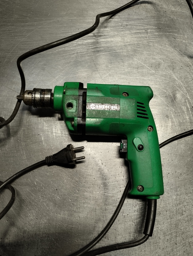 HITACHI 350W Sähköporakone