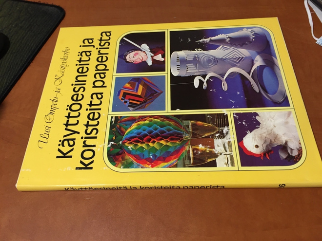 MESTARIKUSTANNUS KÄYTTÖESINEITÄ JA KORISTEITA PAPE 1982 HYVÄ