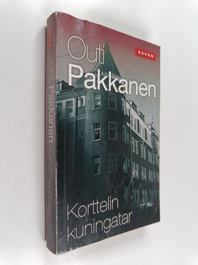Outi Pakkanen : Korttelin kuningatar