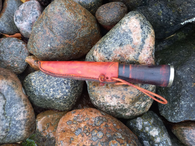 Puukko ja nahkatuppi