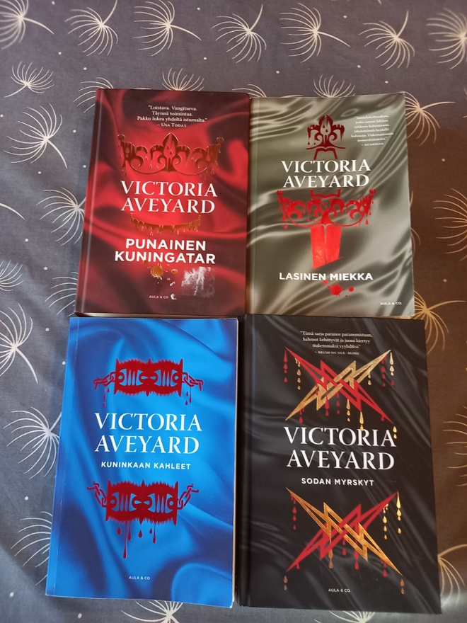Victoria Aveyard: Hopea sarja 1-4, koko sarja