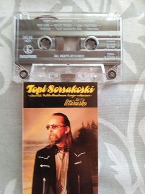 C- KASETTI: TOPI SORSAKOSKI : ILTARUSKO