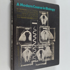 Michael Dearden : A Modern Course in Biology - pikkukuva 1