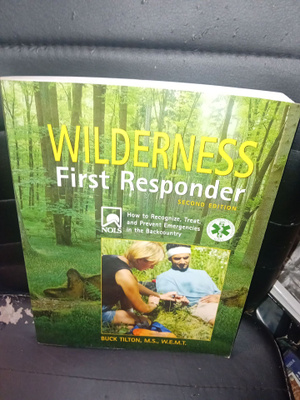 Tilton : WILDERNESS First Responder ( SIS POSTIKULU )