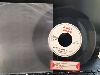OUTI POPP, Silmät sateeksi saa/Paperilyhty, 7'' HIENO !!