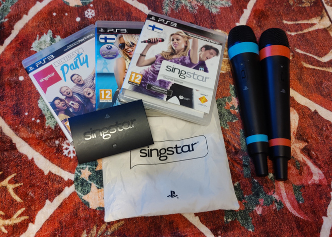 Singstar mikit + ultimate party, suomihelmet ja hitit