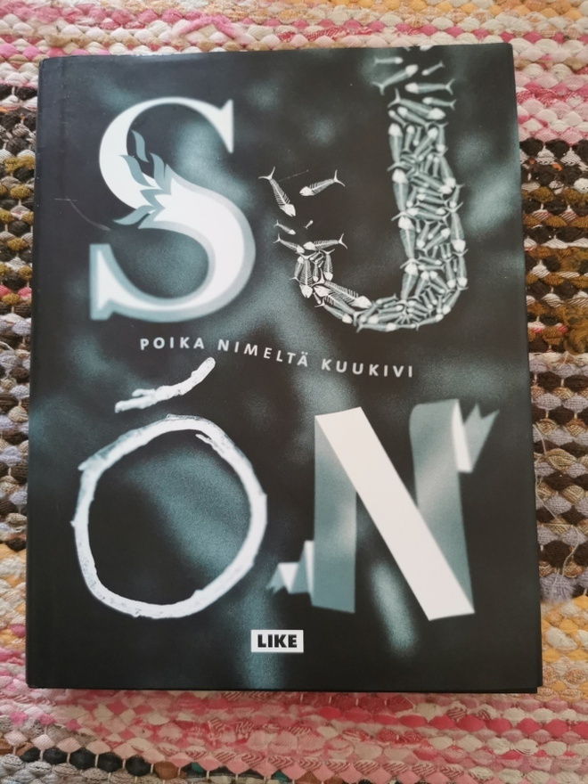Sjon Poika nimeltä kuukivi