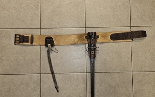Arisaka pistin kenttävyöllä