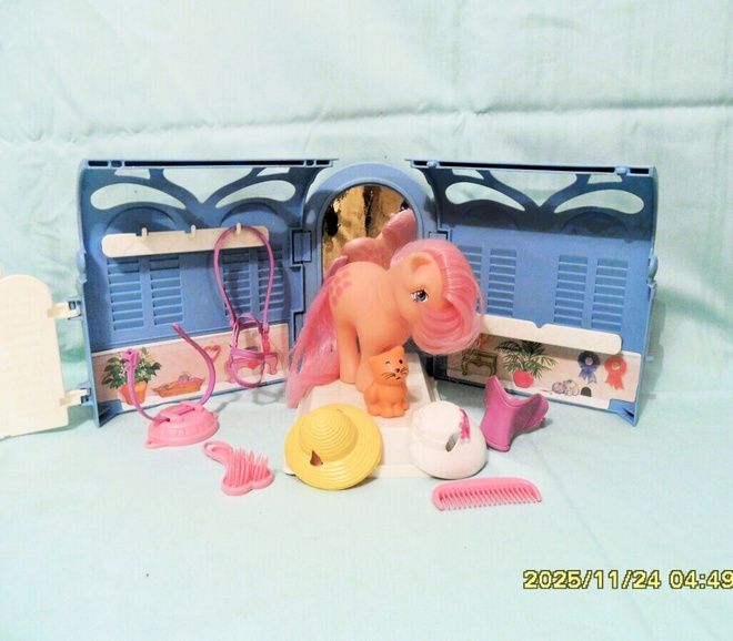 MY LITTLE PONY G1 PRETTY PARLOR + PONY + TARVIKKEET