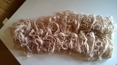 Beige huivi