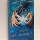 Nora Roberts : Tiedon äärirajoilla - pikkukuva 1