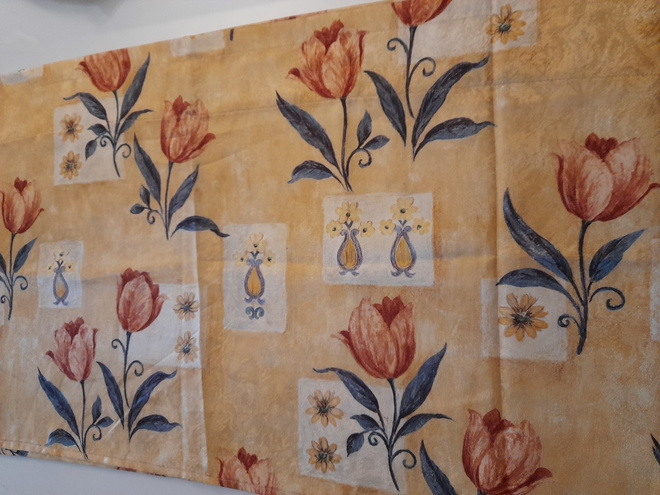 Tulppaani verhokappa noin 49x260cm