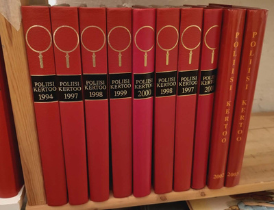 39 Poliisi kertoo kirjaa