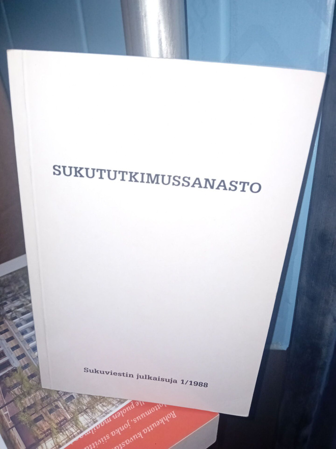 Hase : SUKUTUTKIMUSSANASTO ( SIS POSTIKULU )