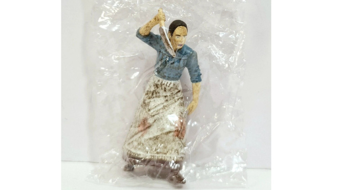 Resident Evil 4 Collection Figure 2 - Female Ganado Villager