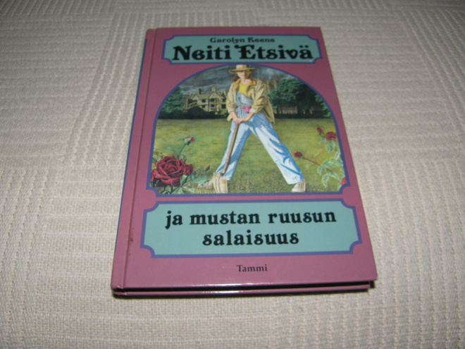 Carolyn Keene Neiti Etsivä ja mustan ruusun salaisuus