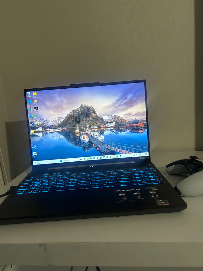 ASUS TUF Gaming A16 gaming laptop in good condition.