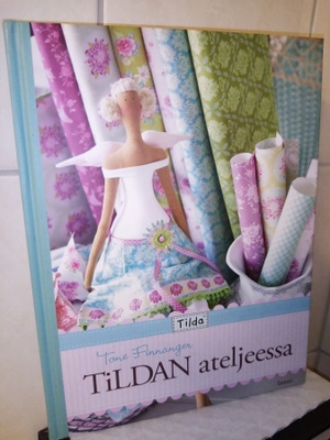 Finnanger : Tildan ateljeessa ( SIS POSTIKULU)