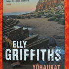 Elly Gruffiths: YÖHAUKAT - pikkukuva 1