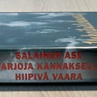 Salainen ase / Varjoja Kannaksella / Hiipivä vaara (3DVD) - pikkukuva 3