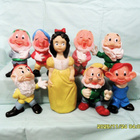 AIDOT 60-LUVUN DISNEY LUMIKKI & 7 KÄÄPIÖTÄ FIGUURIT 14-26 cm - pikkukuva 1