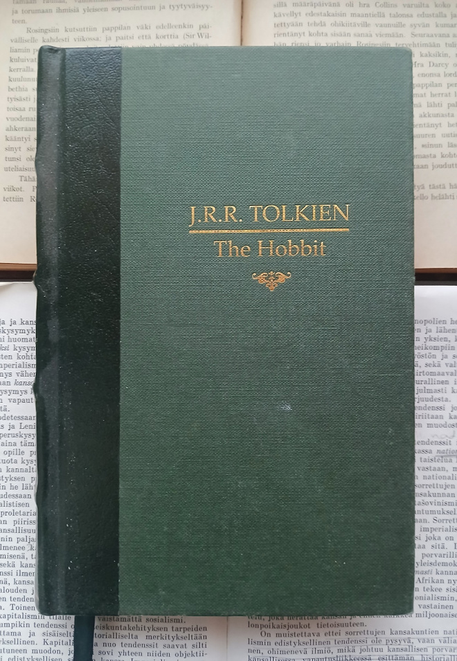 J.R.R. Tolkien - The Hobbit (hardcover)