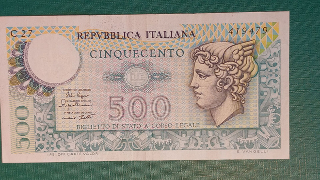 ITALIA    50 Liiraa  pakkasileä . . katso .kuvaus.