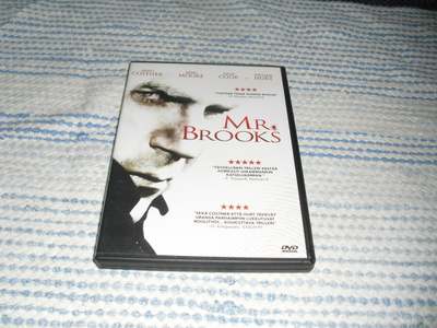 MR. BROOKS (Kevin Costner)***