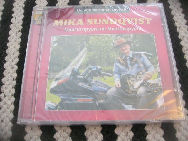 Mika Sundqvist - Moottoripyörä on moottoripyörä