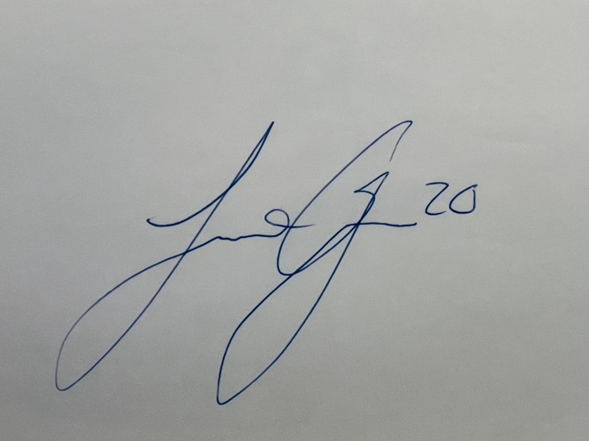 Janne Ojanen nimikirjoitus paperilla