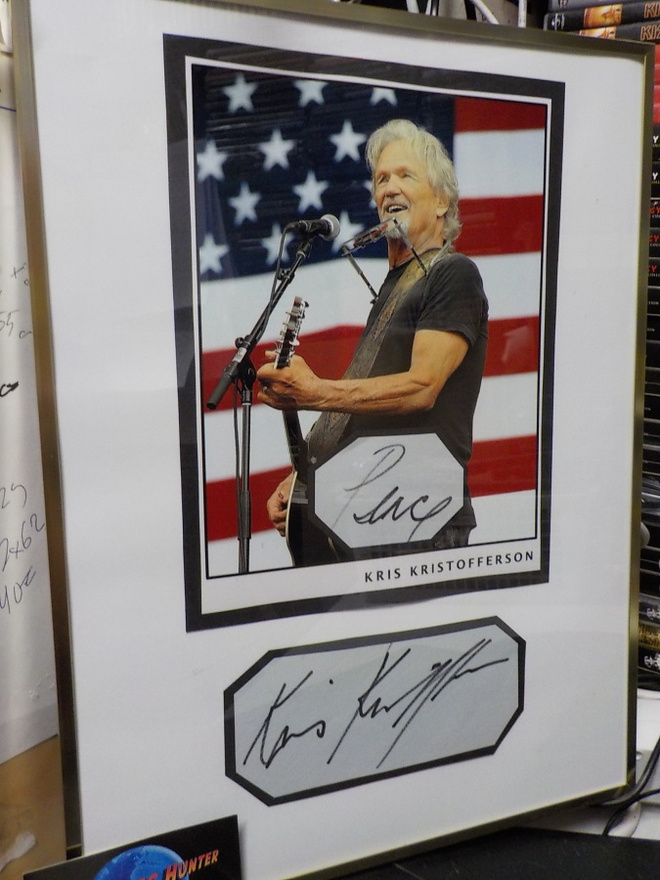 KRIS KRISTOFFERSON TAULU NIMMARILLA
