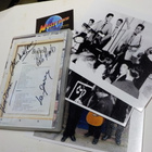 THE QUARRYMEN 4 JÄSENEN NIMIKIRJOITUKSET BEATLES DVD:SSA - pikkukuva 1
